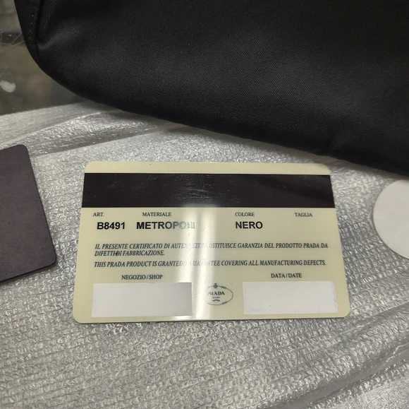 Authentic Prada Nylon"New Tote-displayed bag without defects -Vintage 1980's 🖤" - Picture 5 of 8